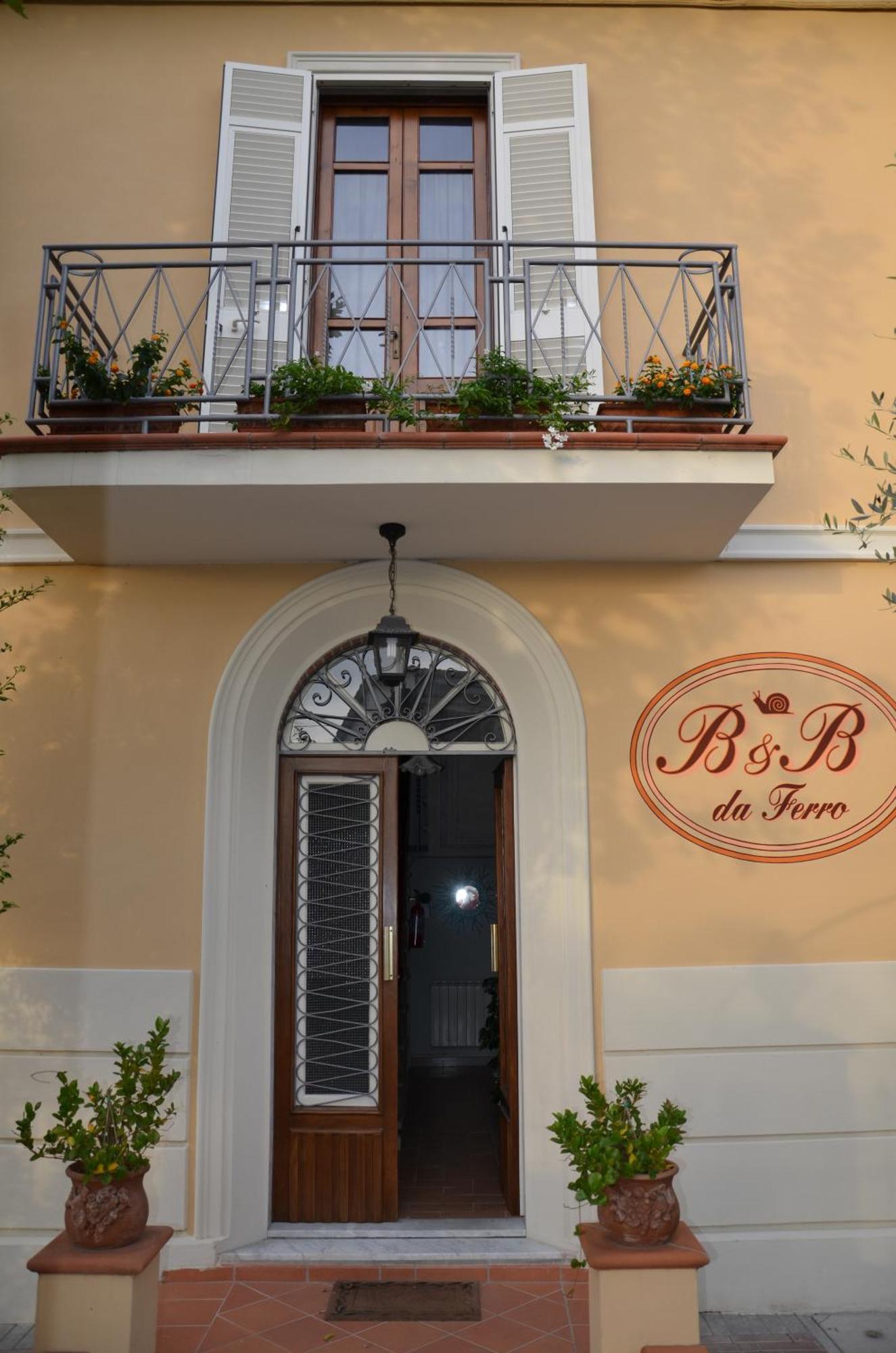 B & B Da Ferro Massarosa Bagian luar foto