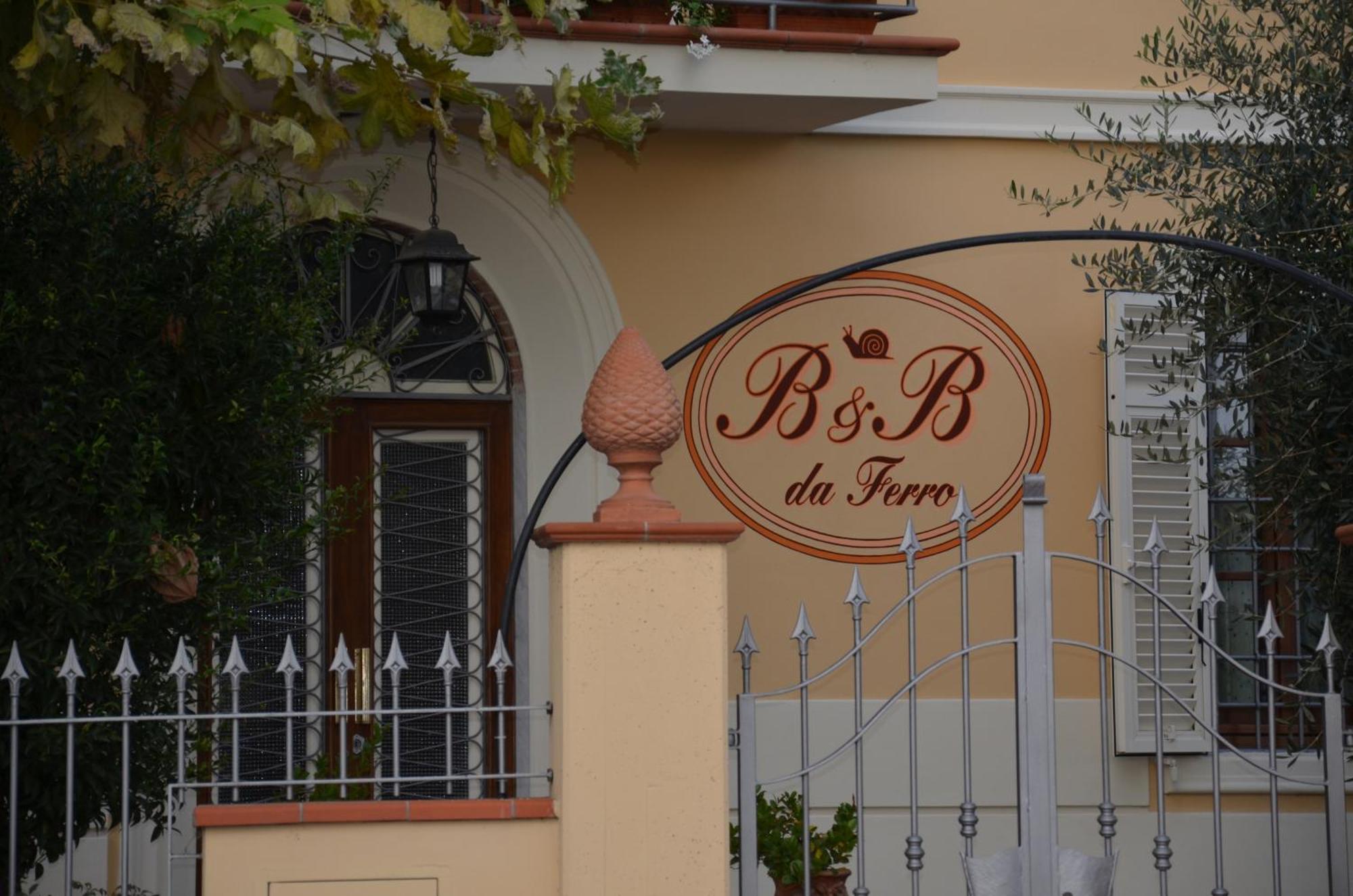 B & B Da Ferro Massarosa Bagian luar foto