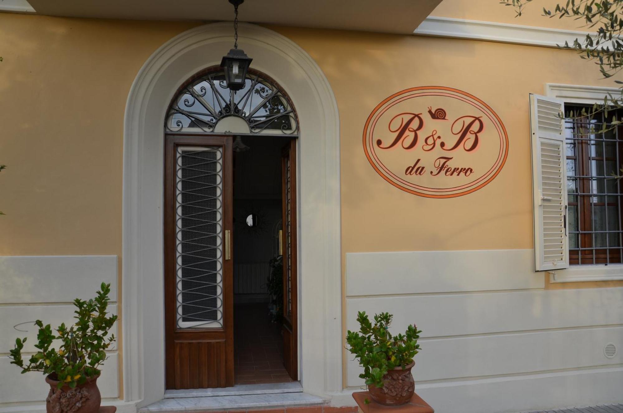 B & B Da Ferro Massarosa Bagian luar foto