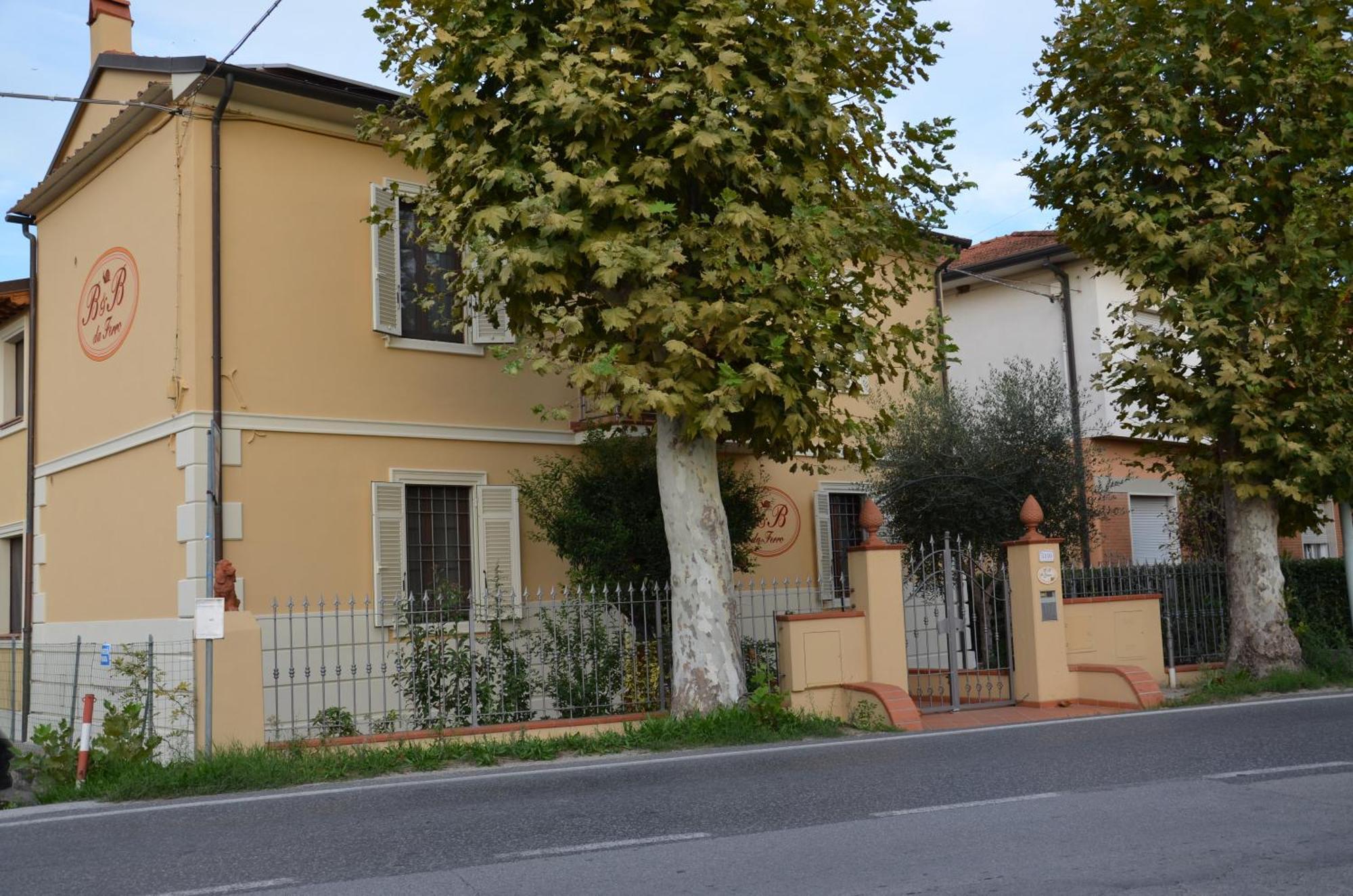 B & B Da Ferro Massarosa Bagian luar foto