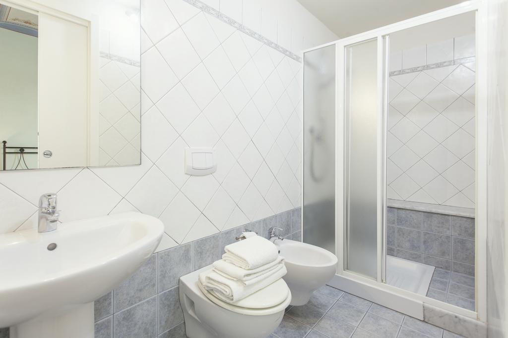 B & B Da Ferro Massarosa Bagian luar foto