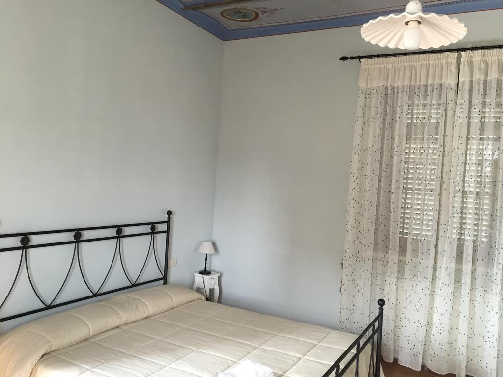B & B Da Ferro Massarosa Bagian luar foto