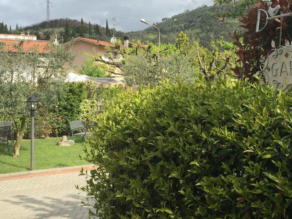 B & B Da Ferro Massarosa Bagian luar foto