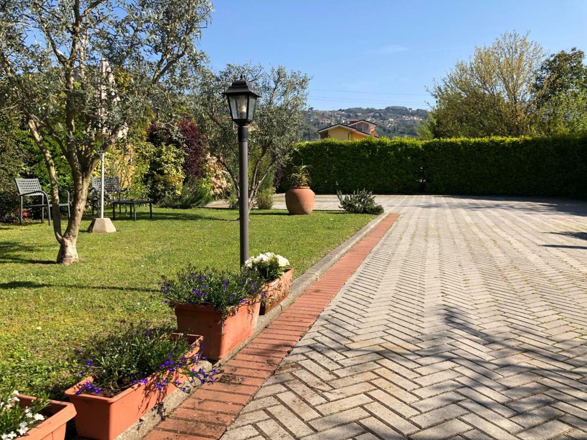 B & B Da Ferro Massarosa Bagian luar foto